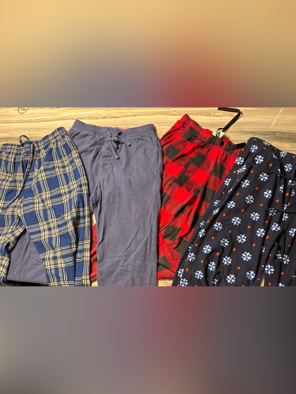 4 pairs Men’s PJs Pajama bottoms Sz S EUC Hanes Sz S
